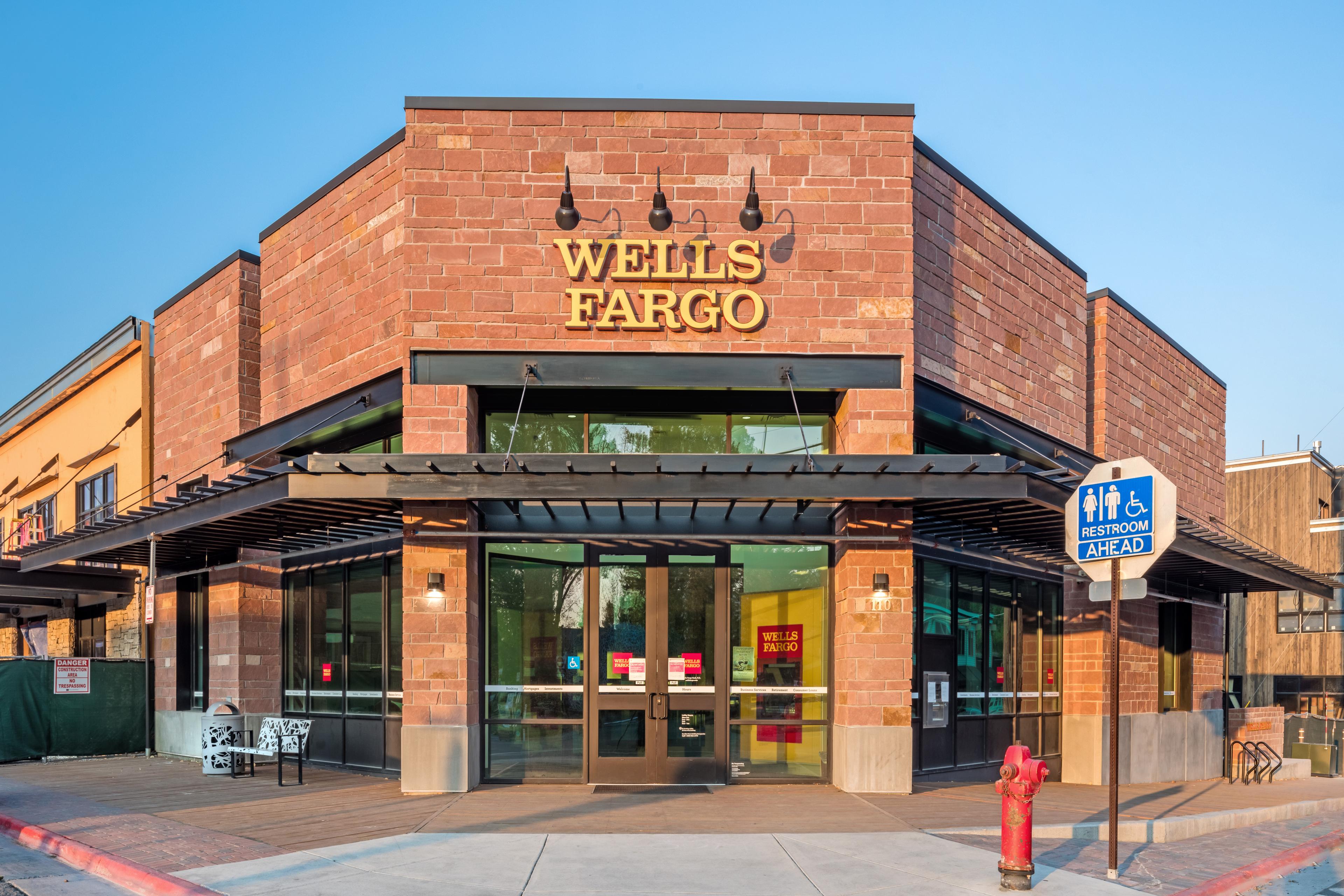 Wells Fargo Bank – Jackson Town Square